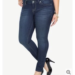 TORRID SKINNY JEAN - MEDIUM WASH (TALL)